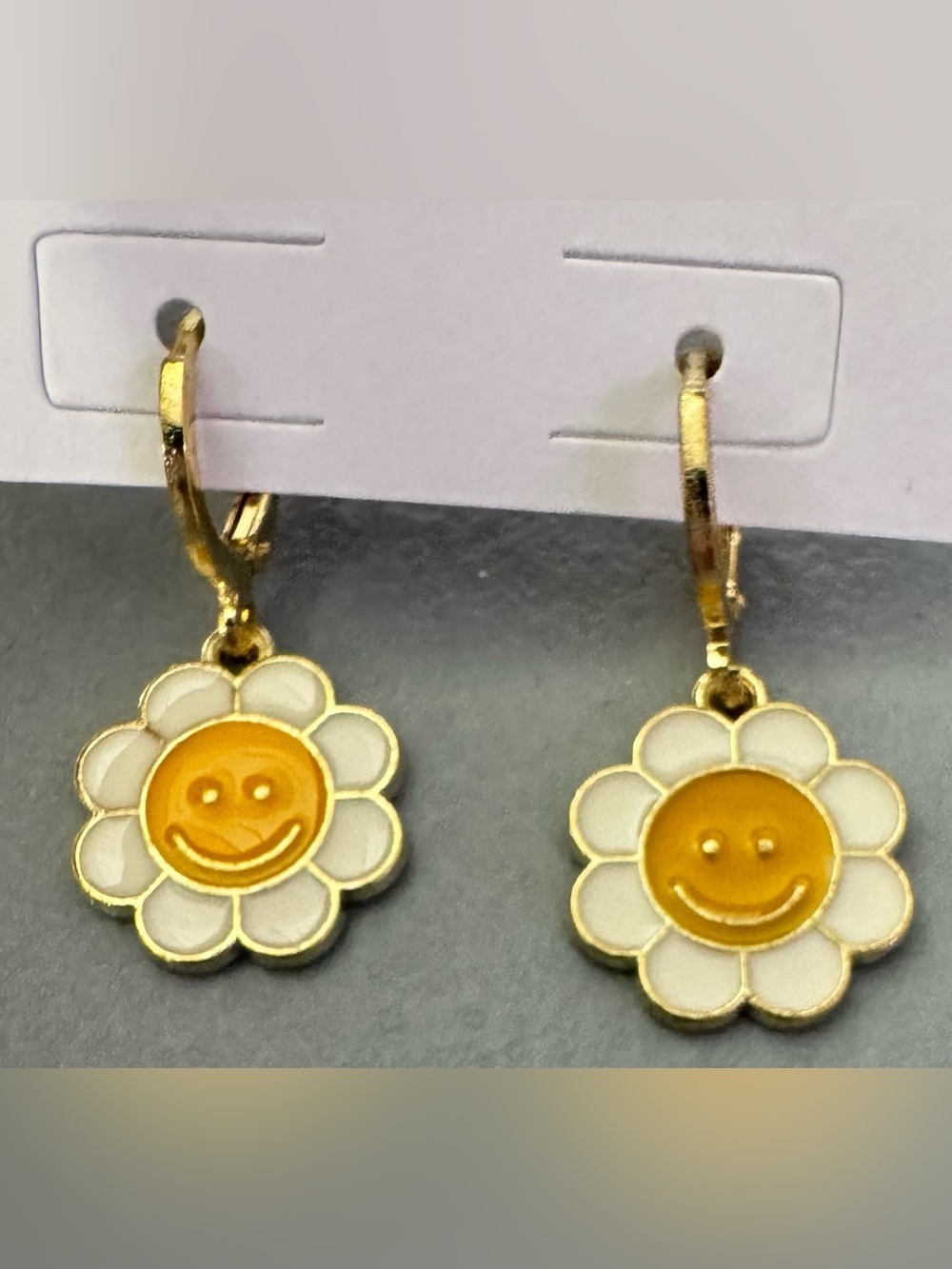 Smiley Daisy Drop Earrings — White & Yellow Gold Tone summer spring cute